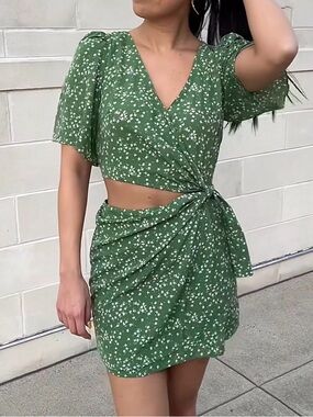 Green Floral Tie-Waist Mini Skirt